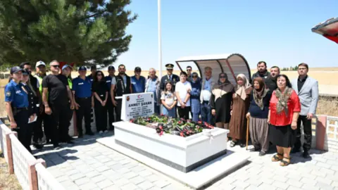 Şehit Polis Memuru Ahmet Şahan Kabri Başında Dualarla Anıldı