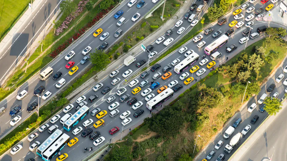 Trafikte Taciz ve Saldırı Cezaları AYM'ye Taşındı: 180 Bin TL'lik Düzenleme İptal Olacak mı? görseli