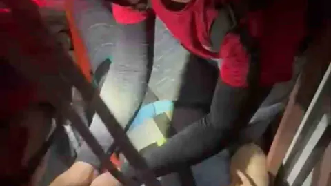 Adana'da Korku Dolu Anlar: Engelli Asansöründe Mahsur Kalan Vatandaş Kurtarıldı