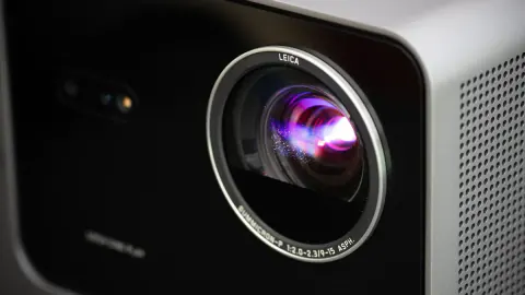 Leica Cine Play 1 İncelemesi: Lüks Tasarım Performansı Karşılıyor mu?