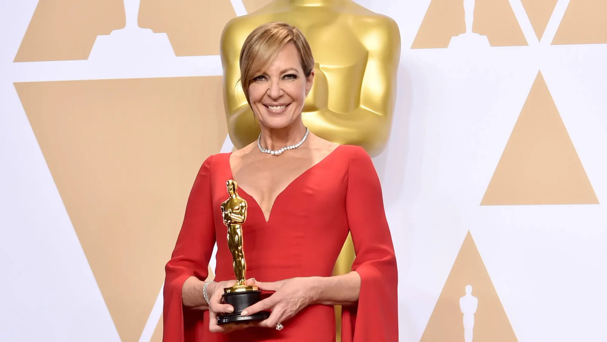 Allison Janney'den Broadway'e Görkemli Dönüş: Yeni Projeleri ve Kariyer Yolculuğu Allison Janney'den Broadway'e Görkemli Dönüş: Yeni Projeleri ve Kariyer Yolculuğu