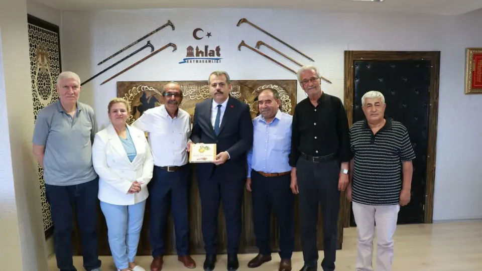 Manisa Ahlat Derne i'nden Kaymakam Özgür Kaya'ya Anlamlı Ziyaret görseli