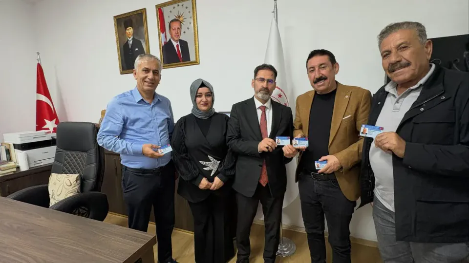 Şırnak'ta Cizreli üç dengbêje 'Somut Olmayan Kültürel Miras Taşıyıcısı' kartı verildi görseli