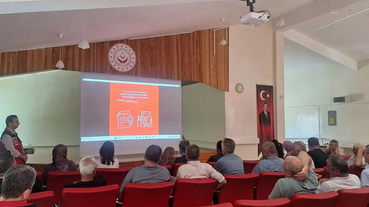Kırklareli'de Sosyal Hizmet Seferberliği: Muhtarlar Eğitildi Kırklareli'de Sosyal Hizmet Seferberliği: Muhtarlar Eğitildi