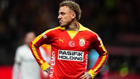 Galatasaray'da Hollanda Rüzgarı: Noa Lang'dan Justin Kluivert'a Çağrı