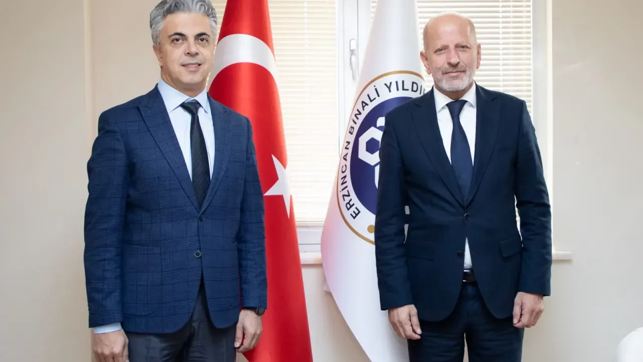 EBYÜ Güzel Sanatlar Fakültesi'ne yeni dekan: Prof. Dr. Abdulkadir Gül görev başında EBYÜ Güzel Sanatlar Fakültesi'ne yeni dekan: Prof. Dr. Abdulkadir Gül görev başında