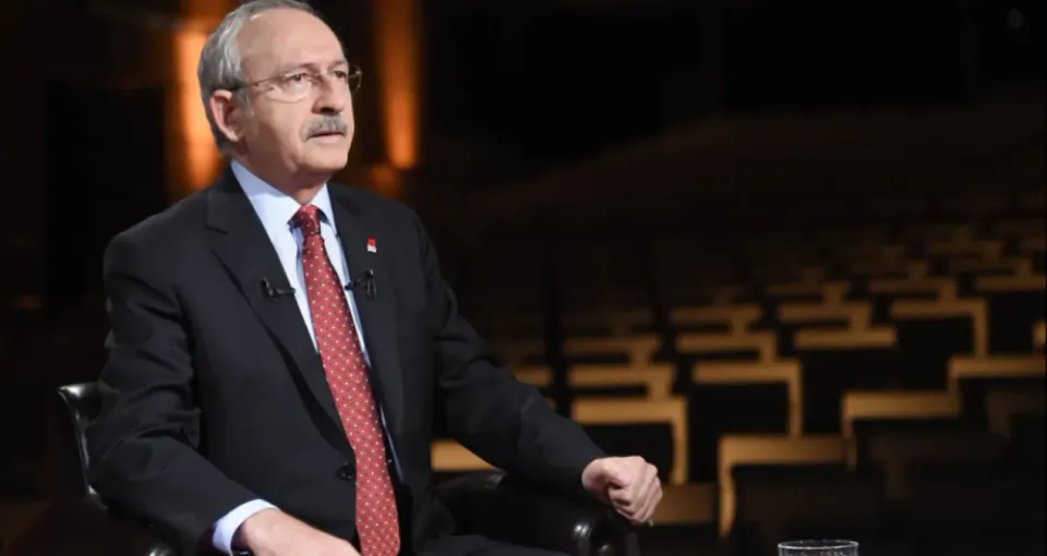 Kemal Kılıçdaroğlu'ndan Özgür Özel'e 'Arka Kapı' Tepkisi: CHP'de Arınma Dönemi görseli