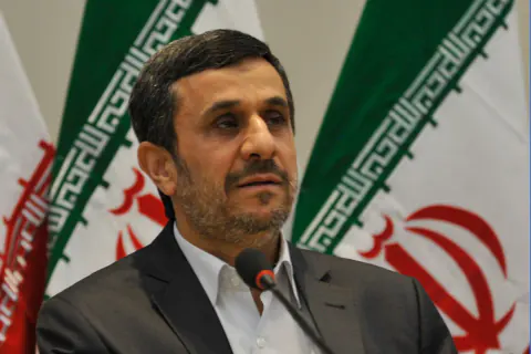 Mahmud Ahmedinejad: İran Siyasetinde Tartışmaların Odağındaki Eski Lider