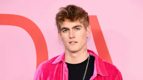 Cindy Crawford oğlu Presley Gerber'in öldüğü iddiası yalanlandı: 'Sağlıklı ve hayatta'