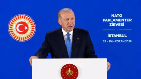 Cumhurbaşkanı Erdoğan'dan NATO'ya kritik çağrı: Savunma sanayi engelleri kalkmalı