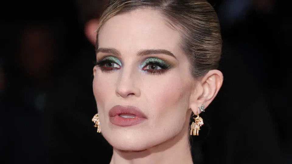 Kelly Osbourne, 'Kript Tutkusu' Yorumlarına Karşı NTA 2026'da Vivienne Westwood ile Etkili Dönüş Yaptı görseli