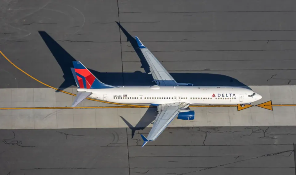 Delta Uçuşuna Bomba Tehdidi: New York-İsrail Seferi Güvenlik Protokolüne Alındı görseli