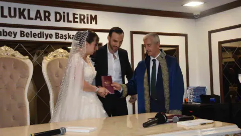 Şahinbey'de Nikah Yoğunluğu: Bir Günde 126 Çift Dünya Evine Girdi