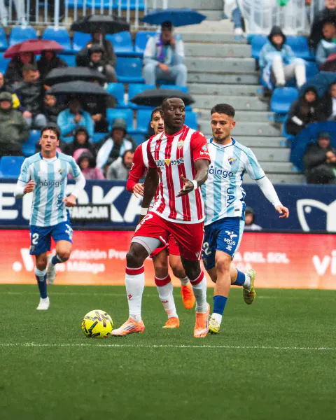 Almería ve Málaga Arasında Dev Final: İspanya Ligi'ne Kim Yükselecek?