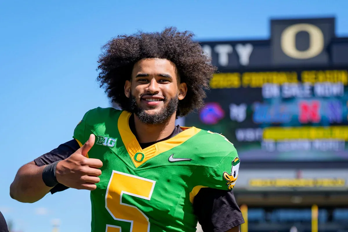 Oregon'ın Yıldızı Dante Moore: Japonya Deneyimi Futbol Sahasına Taşıyorum Oregon'ın Yıldızı Dante Moore: Japonya Deneyimi Futbol Sahasına Taşıyorum