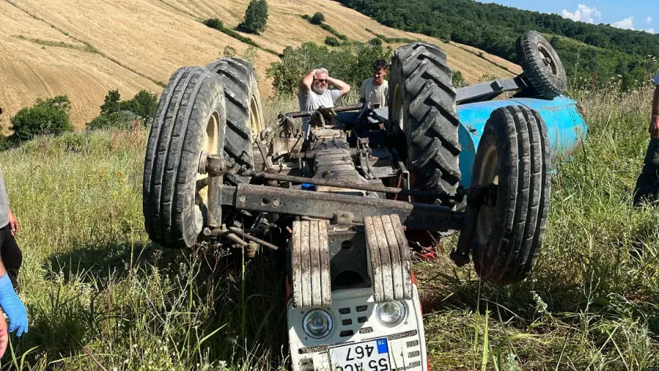 Samsun Bafra'da Traktör Devrildi: 1 Ölü görseli