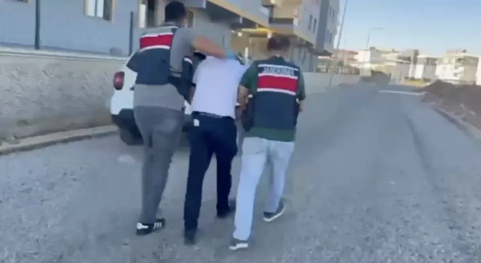 Siirt'te kayıp çantadan çalınan 3 altın bilezik 13 saatlik kamera analiziyle bulundu görseli