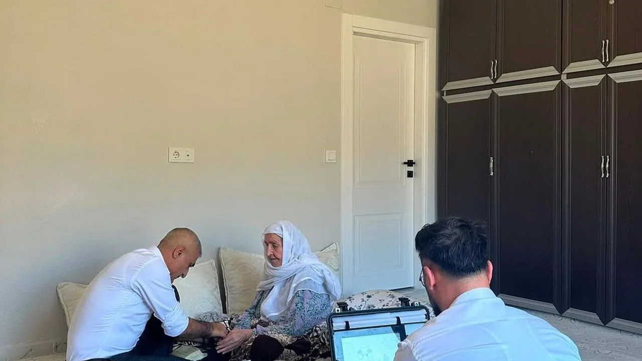 Cizre'de Evde Nüfus Hizmeti: Kimlik Başvuruları Artık Kapıda Cizre'de Evde Nüfus Hizmeti: Kimlik Başvuruları Artık Kapıda
