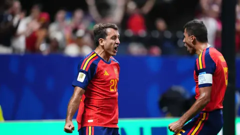 Fenerbahçe'nin Rotası İspanya: Mikel Oyarzabal Transferinde Son Durum