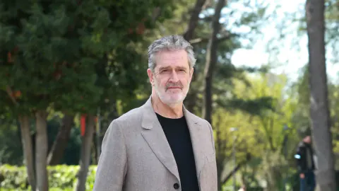 Rupert Everett: Hollywood'ı Wiltshire ile değiştirdi, annesini kaybetti ve 'Rivals' ile döndü
