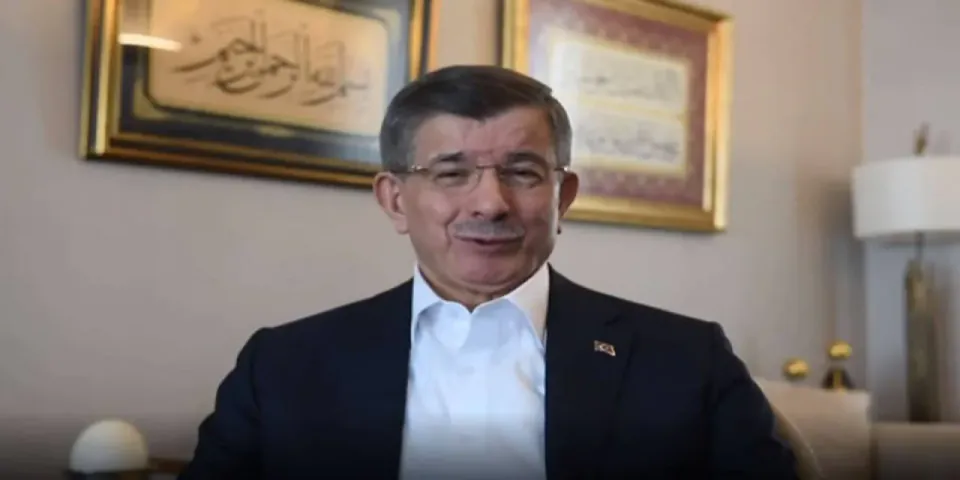 Ahmet Davutoğlu 'cumhurbaşkanına hakaret' soruşturmasında ifade verecek görseli