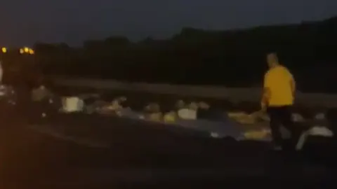 TAG Otoyolu'nda akaryakıt faciası: Pozantı Kavşağı'nda otomobil takla atarak yandı