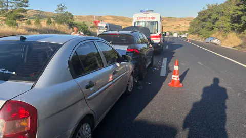 Bilecik'te Zincirleme Kaza: İki Çocuk Yaralandı