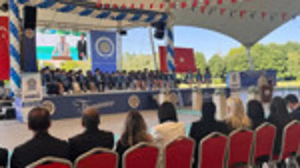 ANKÜ Okulları'nda Mezuniyet Heyecanı: Cumhuriyet Çınarının Genç Fidanları Uğurlandı görseli