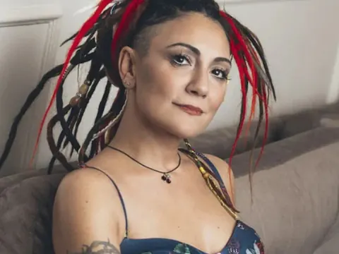 Özlem Tekin'in sessizliği bozuldu: Yıllar sonra ilk kez görüntülendi