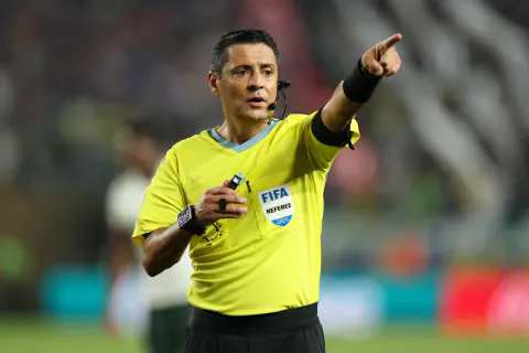 Elit Hakemlik Standartları ve Alireza Faghani'nin Modern Futbol Analizi