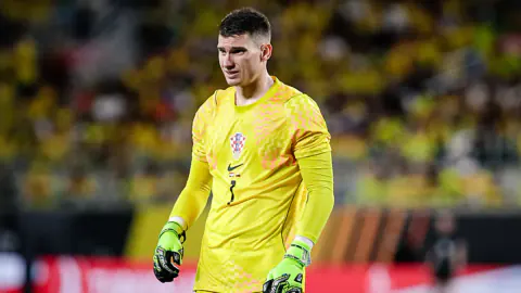 Fenerbahçe'de Livakovic Bilmecesi: Hırvat Kaleci İçin Sürpriz Teklif
