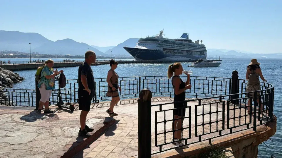Marella Discovery Alanya Limanı'na Demirledi: Binlerce Turist Şehre İndi görseli
