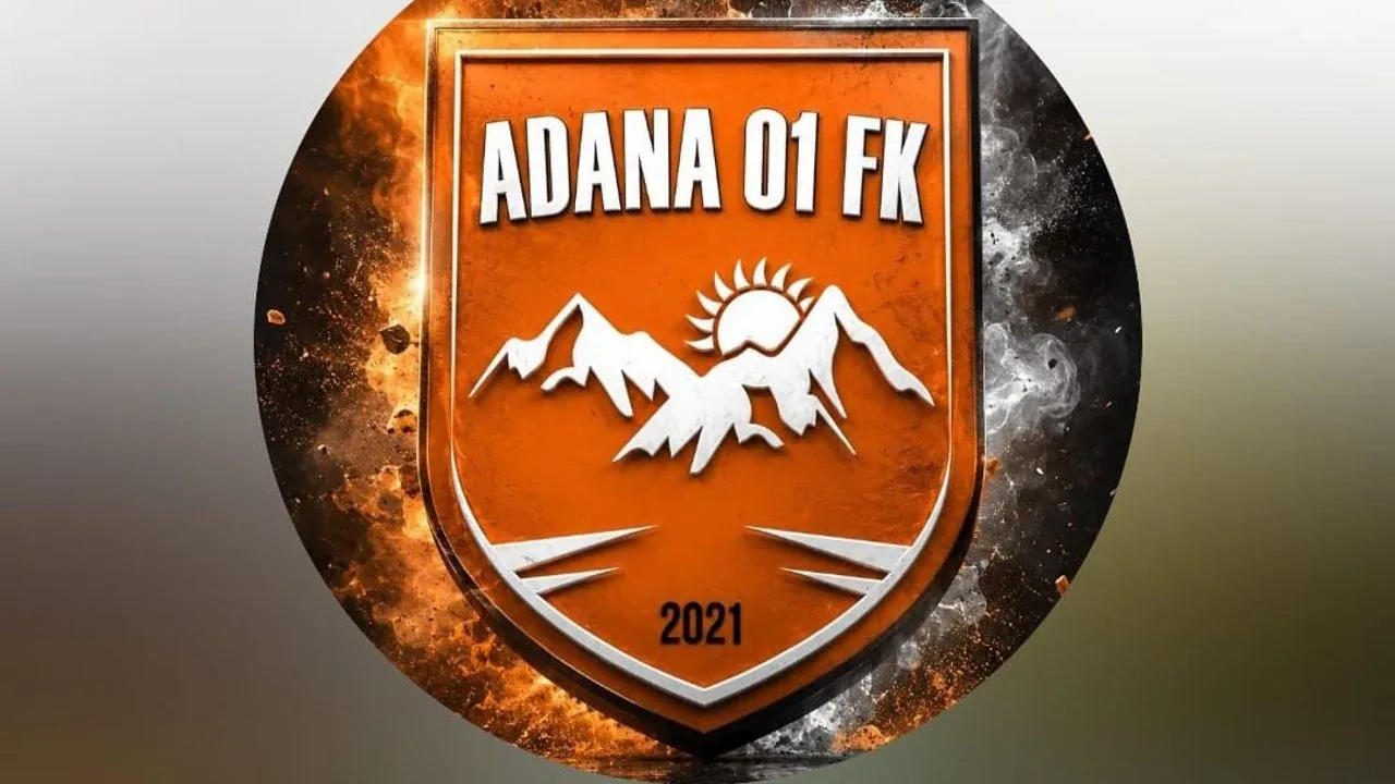 Adana 01 FK Renklerini Değiştirdi: Turuncu-Beyaz Dönemi Başlıyor Adana 01 FK Renklerini Değiştirdi: Turuncu-Beyaz Dönemi Başlıyor