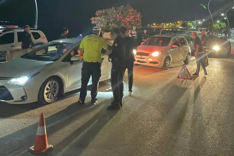 Yalova Armutlu'da Gece Boyu Geniş Çaplı Asayiş Denetimi