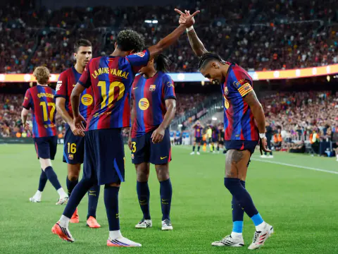 Valencia - Barcelona: Raphinha Tarihe Yazılabilir, Mestalla'da 17:15'te Top Çalacak