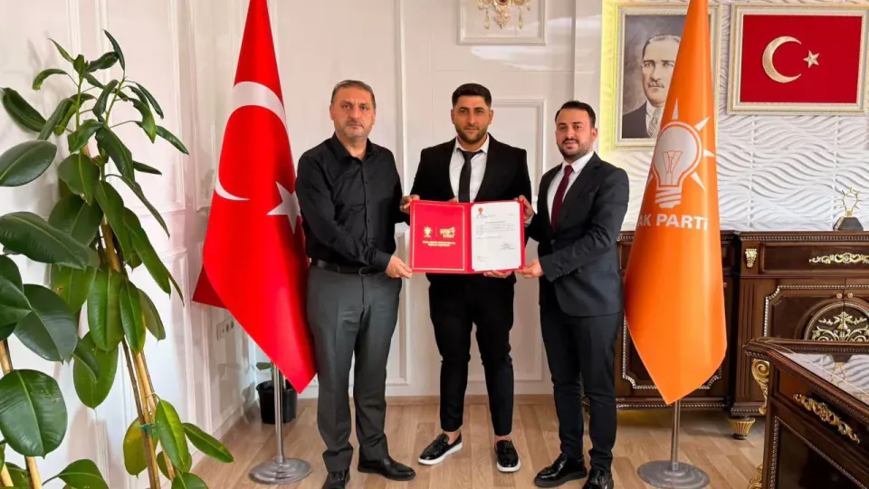 AK Parti Kurtalan'da Gençlik Kolları'na Yeni Başkan: Harun Pekediz Göreve Başladı görseli
