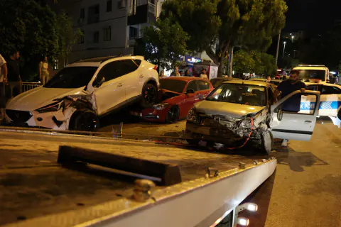 İzmir'de Direksiyon Başında Kalp Krizi: Sürücü Hüseyin Deniz Hayatını Kaybetti