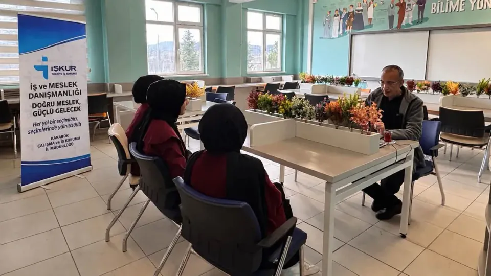 Eflani'de İŞKUR'dan liselilere meslek rehberliği: "Geleceğim Meslekte" programı gerçekleşti görseli