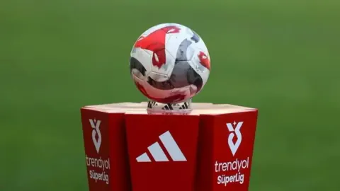 Süper Lig 2026-2027 Fikstürü Belli Oldu: Derbi Tarihleri ve Kritik Haftalar