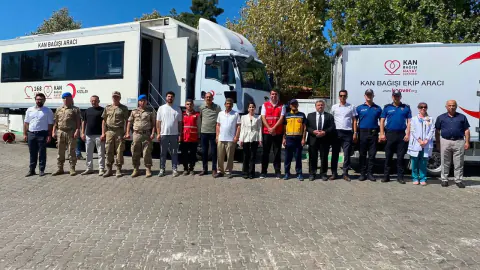 Kofçaz Kaymakamı Seda Ünlü kan bağışı kampanyasını ziyaret etti: "Hayat kurtarmak için elinizi uzatın"