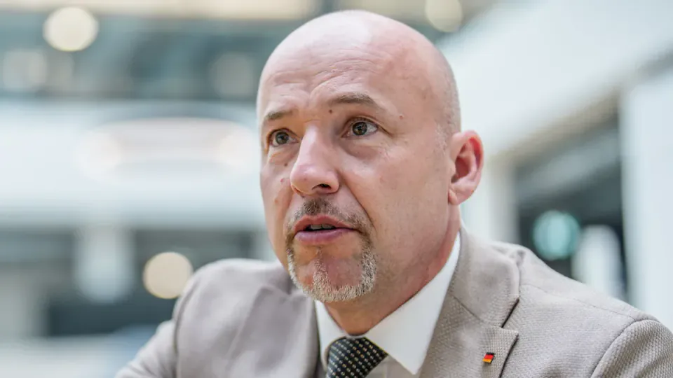 CSU Lideri Alexander Hoffmann'dan Siyasi Hamle: 'Siyah-Kırmızı Koalisyon 8 Yıl Sürmeli' görseli