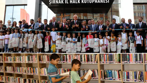 Şırnak'ta Modern Kütüphane Açıldı: 1.475 Kişilik Kapasite ve 62 Bin Kitap Rafı