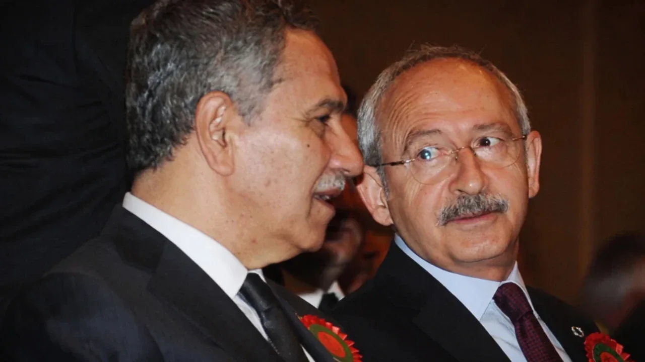 Bülent Arınç'tan Kemal Kılıçdaroğlu'na 'Özür Borcu' Çıkışı Bülent Arınç'tan Kemal Kılıçdaroğlu'na 'Özür Borcu' Çıkışı