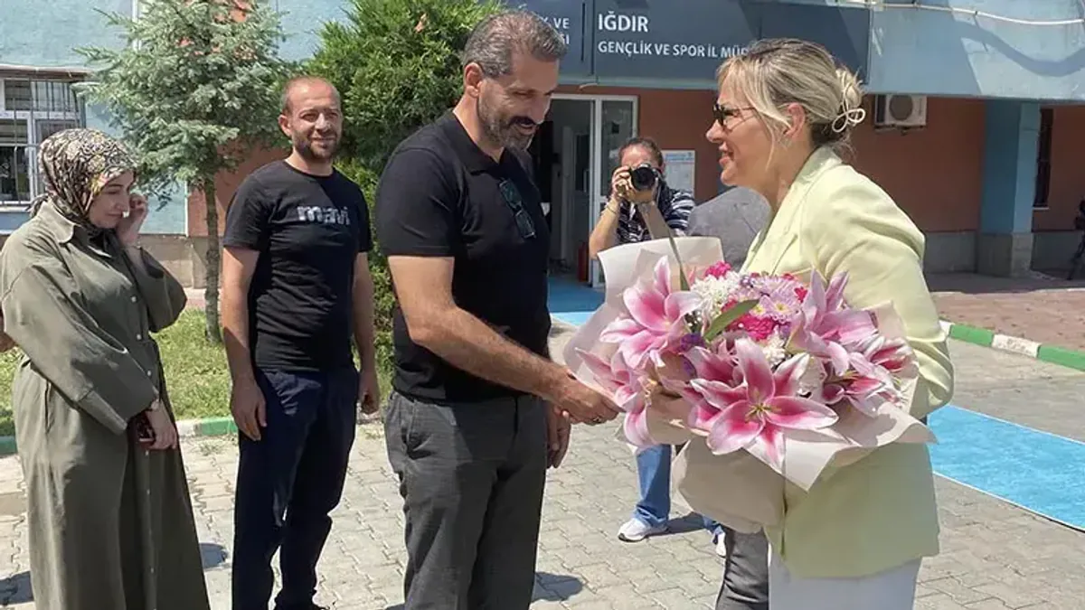Zeynep Sönmez Avustralya Açık'ta Devlerle Yarışıyor: İkinci Turda Anna Bondar ile Karşı Karşıya Zeynep Sönmez Avustralya Açık'ta Devlerle Yarışıyor: İkinci Turda Anna Bondar ile Karşı Karşıya
