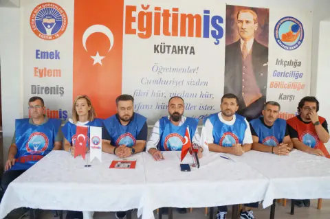 Eğitim Sistemindeki 'Yöntem' Krizi: Öğrenciler ve Veliler Ne İstiyor?