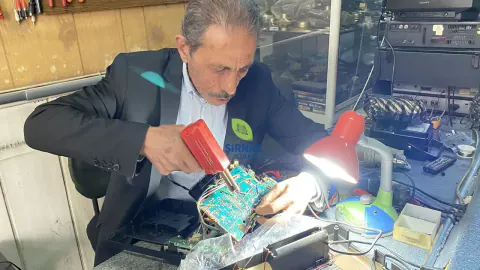 Erzurum'da Yarım Asırlık Ustadan Nostalji: Eski Teknolojinin Son Sesi