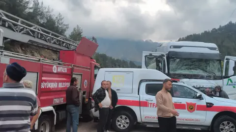 Antalya-Isparta Karayolunda Feci Kaza: 1 Ölü, 1 Yaralı