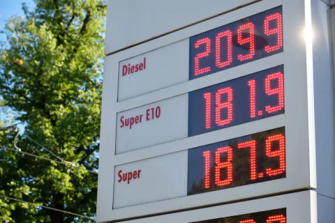 Almanya'da Akaryakıt Vergi İndirimi Tartışması: Petrol Endüstrisi 200 Milyon Euro Tuttu