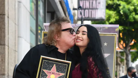 Don McLean (80) ve Paris Dylan (31): 49 Yıllık Yaş Farkı Aşan İlişki Yeniden Gündemde