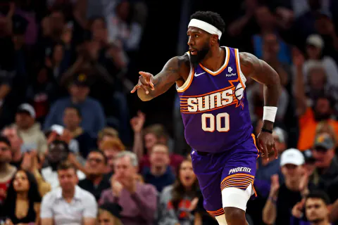 NBA'de Savunma Ustası Royce O'Neale: Phoenix Suns'ın Gizli Silahı